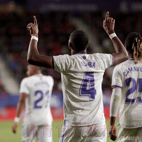 马卡:阿拉巴腹股沟不适 迎战曼城纳乔或出任中卫